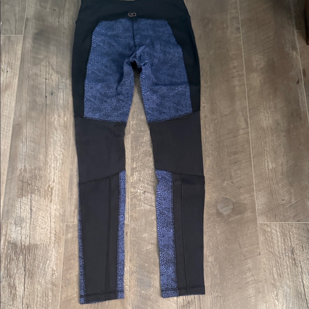 CALIA by Carrie Underwood Black and Blue Leggings - Picture 9 of 9